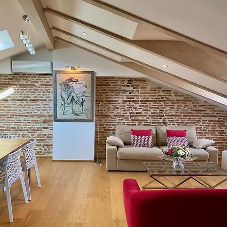 Appartamento Les Toits Du Capitole - Loft De Standing 60 M2 - Parking En Option Tolosa Esterno foto